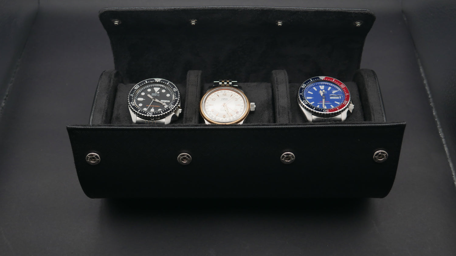 PORTAOROLOGI IN POLIURETANO E MICROFIBRA 3 POSTI NERO